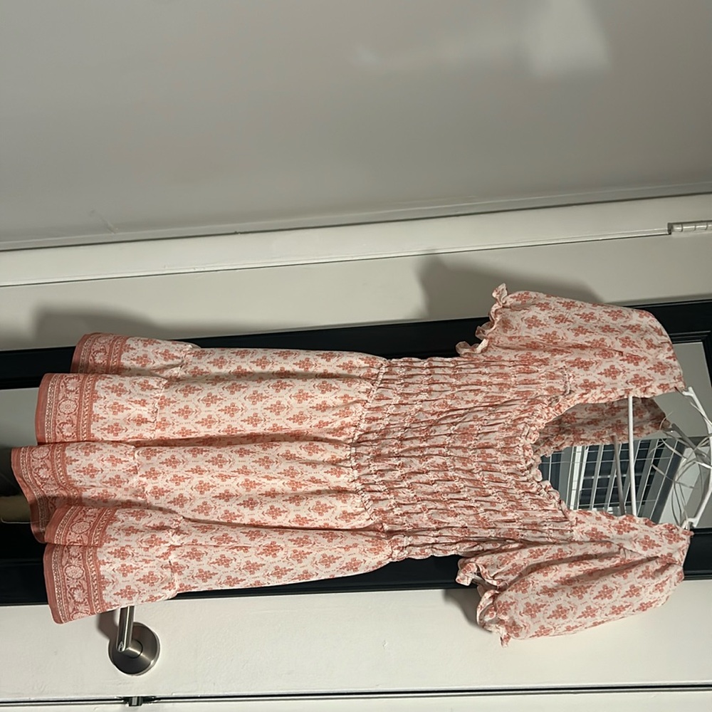 Pink/white flowy dress,